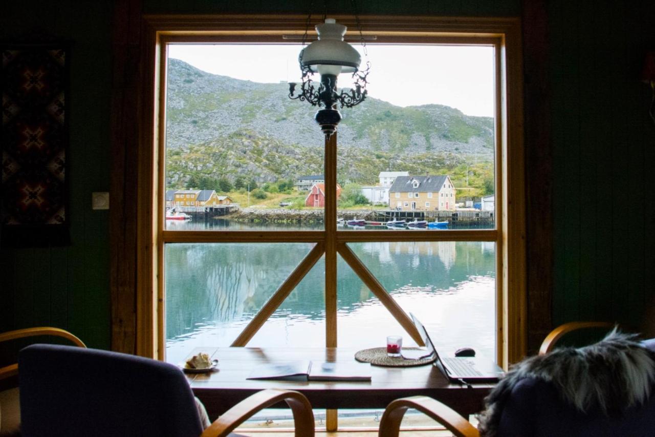 Heimbrygga Restaurant & Accommodation Skrova ภายนอก รูปภาพ